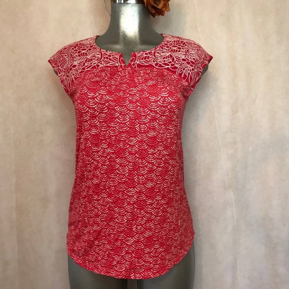 SKIES ARE BLUES SIZE S RED WHITE FLOWERS